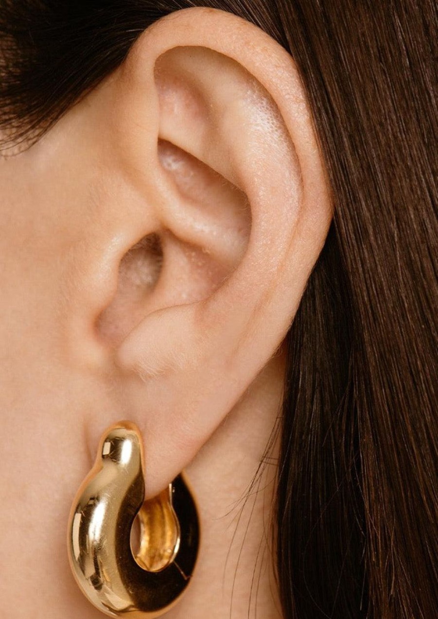 Earrings Annika Inez | Ample Hinge Hoops, Large Gold Plated